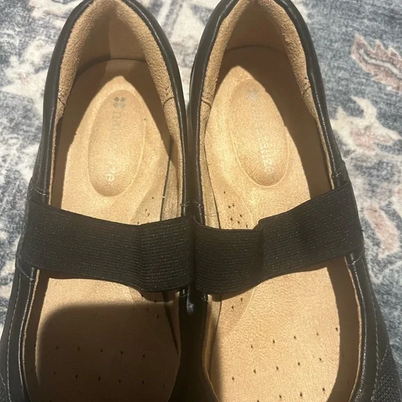 Naturalizer Black Leather Loafers with Elastic Band - Picture 16 of 16